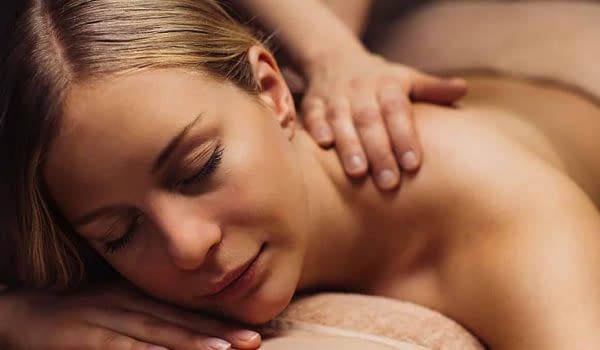 woman-massage-spa-treatment-copperhill-mountain-lodge